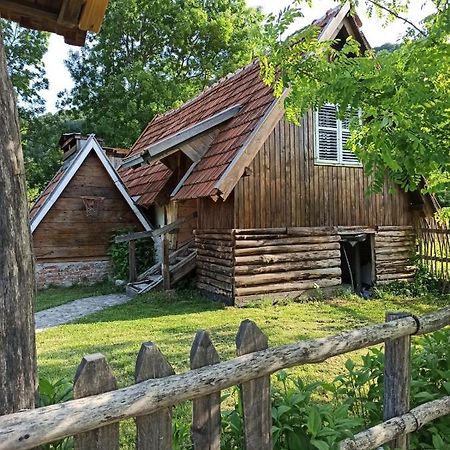 Bungalov Cozy Una Kulen Vakuf Buitenkant foto