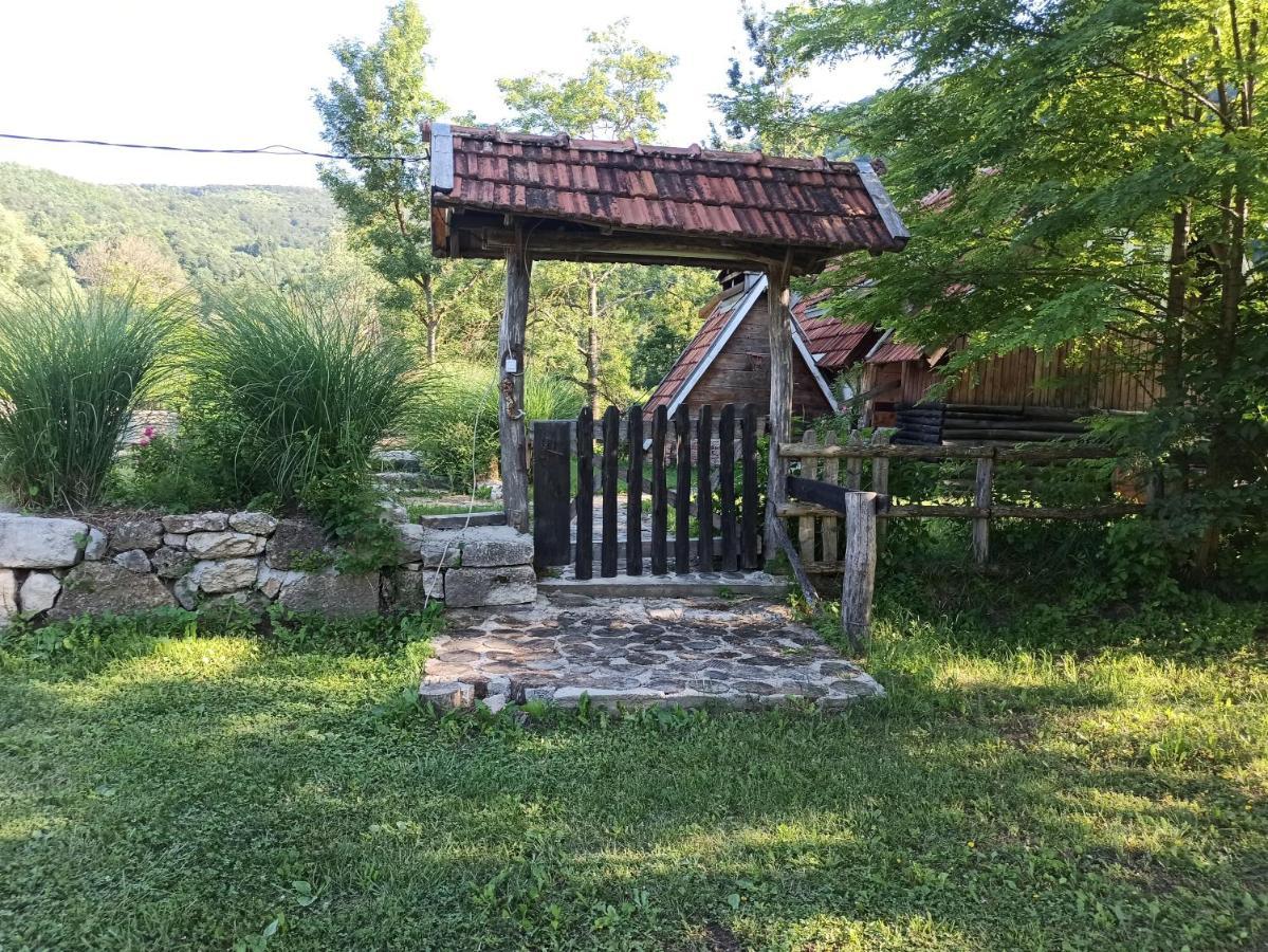 Bungalov Cozy Una Kulen Vakuf Buitenkant foto